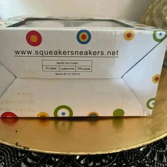 SQUEAKER SNEAKERS WHITE MARY JANE STYLE SHOES SIZE 9 NIB - Picture 3 of 6